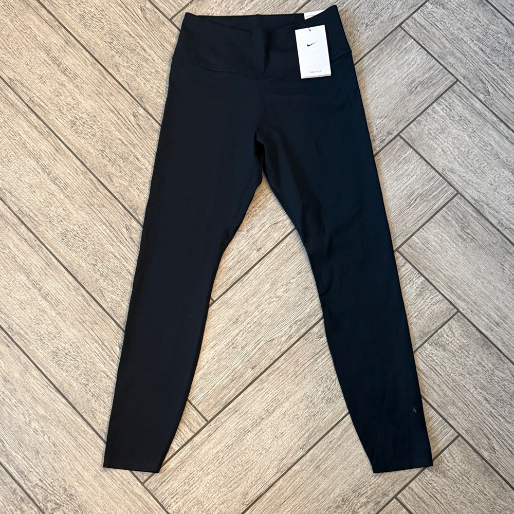 Nike Women’s dri-fit capri leggings
